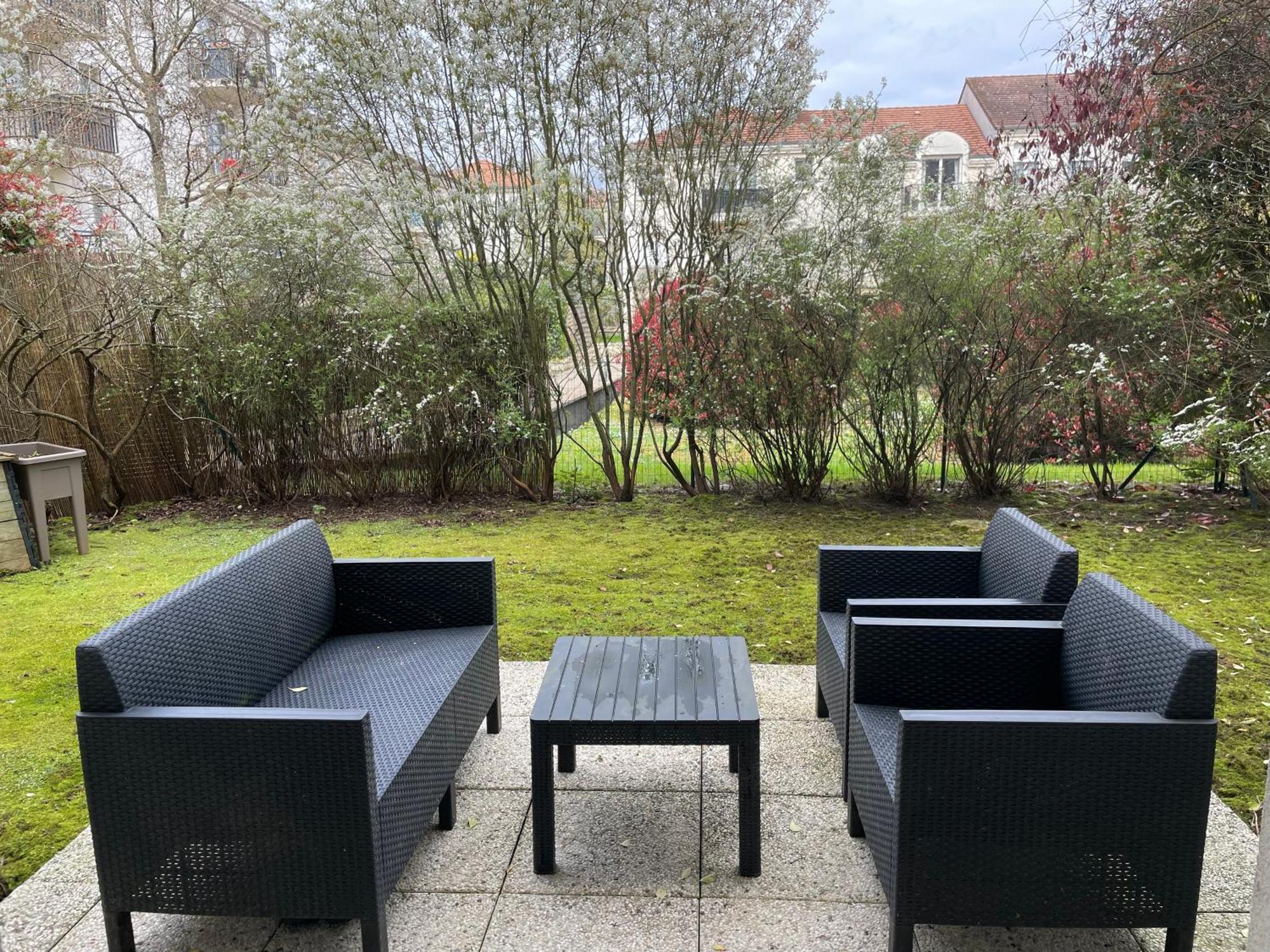 1 Bedroom With Garden, Train Station, Disneyland, Val D'Europe Bussy-Saint-Georges Exterior photo